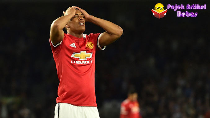 Anthony Martial harus Tetap TINGGAL Di Machester United